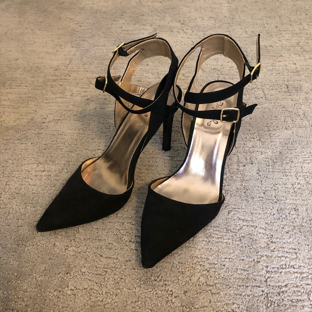 Black velvet criss-cross heels